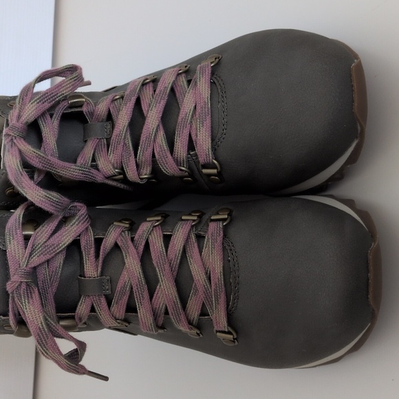 NWOT Merrell Alpine Hiking Boot - Olive - 9 - Picture 2 of 9